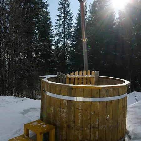 Luxus-ferienhaus Blockhaus Nr 3: Alpine Retreat With Sauna And Hot Tub