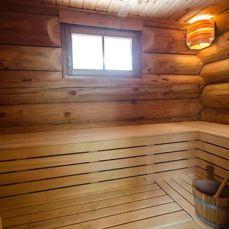 Luxus-ferienhaus Blockhaus Nr 3: Alpine Retreat With Sauna And Hot Tub Holiday home