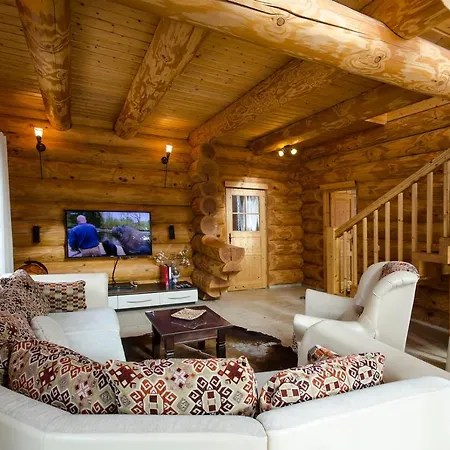 Luxus-ferienhaus Blockhaus Nr 3 Toplage Am Mit Sauna, Outdoor-hottub, Kamin Auf 1300m Uem Semesterbostad *